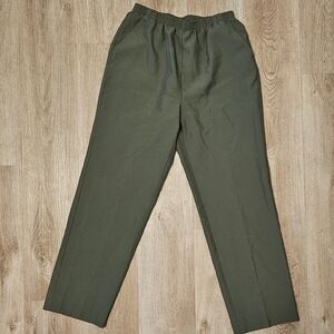 Size 12 Sara Morgan Green Pants
